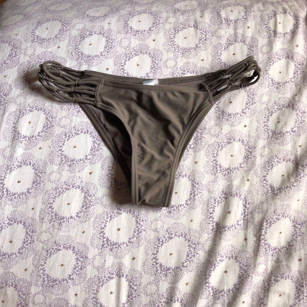 Bikini bottoms